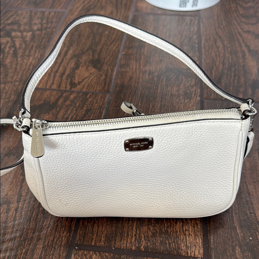 Michael Kors White Shoulder Bag with Silver Hardware
